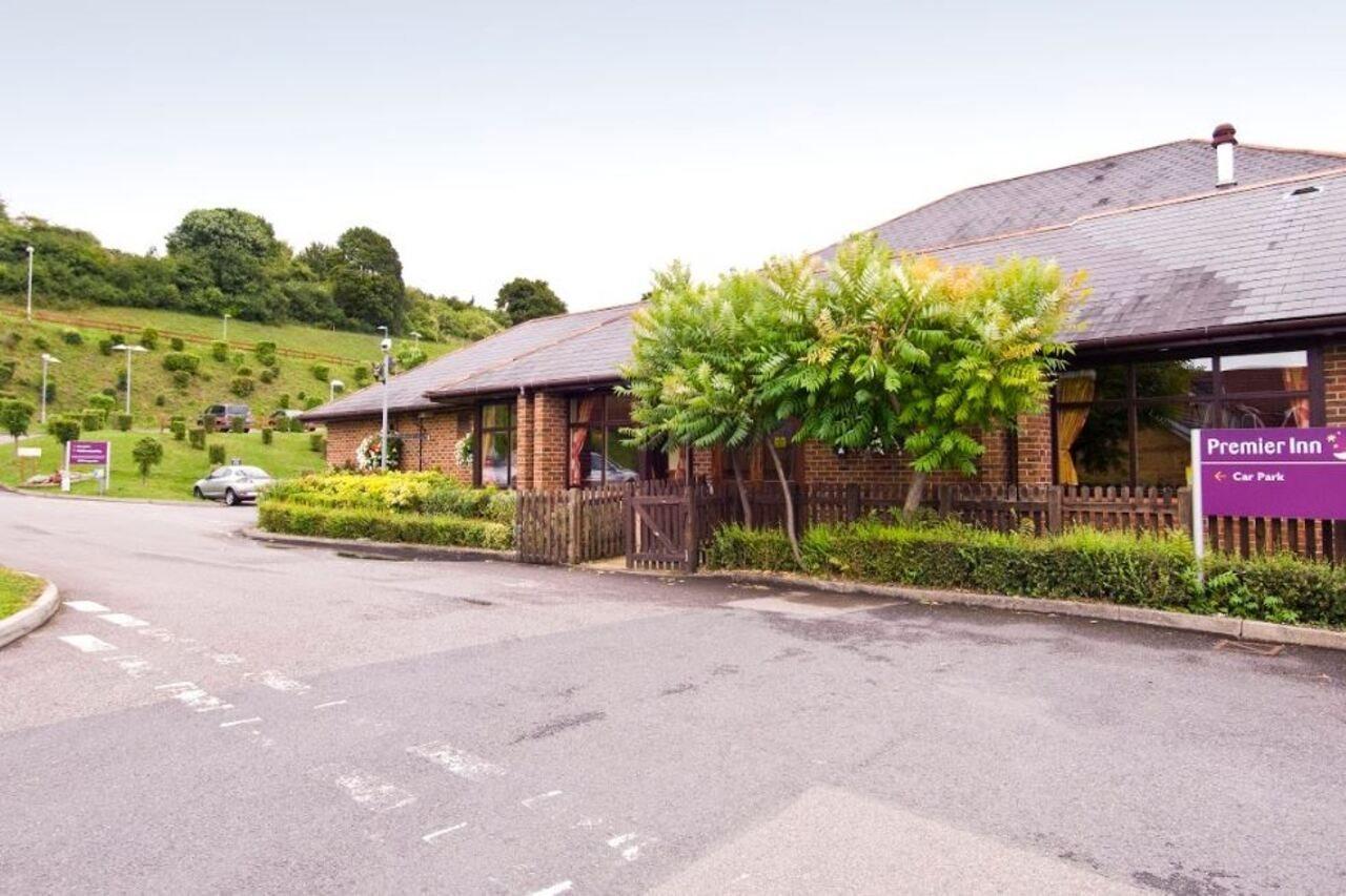 Premier Inn High Wycombe/Beaconsfield エクステリア 写真