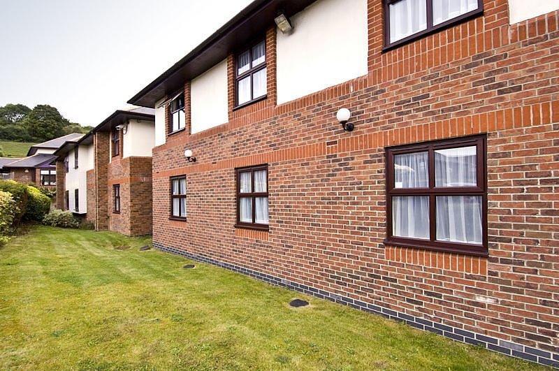 Premier Inn High Wycombe/Beaconsfield エクステリア 写真
