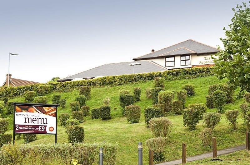 Premier Inn High Wycombe/Beaconsfield エクステリア 写真