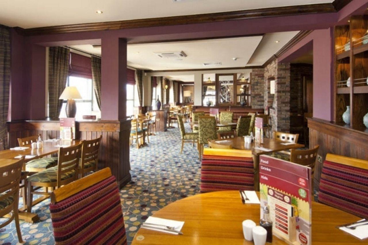 Premier Inn High Wycombe/Beaconsfield エクステリア 写真
