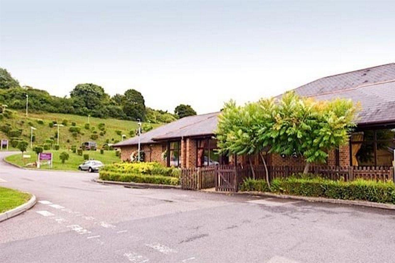 Premier Inn High Wycombe/Beaconsfield エクステリア 写真