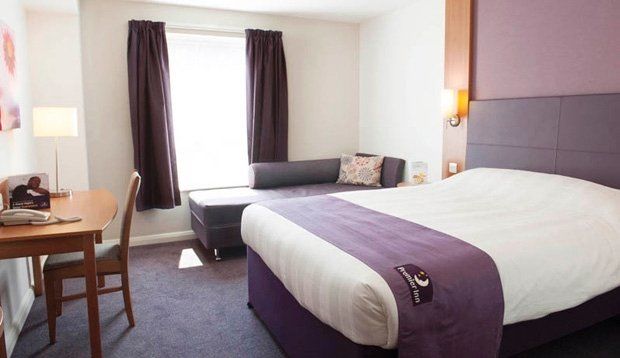 Premier Inn High Wycombe/Beaconsfield エクステリア 写真